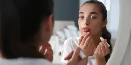 Czy można iść do dentysty z opryszczką? Ryzyko i zalecenia zdrowotne