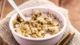 Owsianka dietetyczna: Jak schudnąć, jedząc sycące śniadanie?