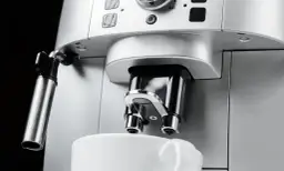 Jak wyczyścić ekspres do kawy De’Longhi, aby uniknąć problemów z kawą