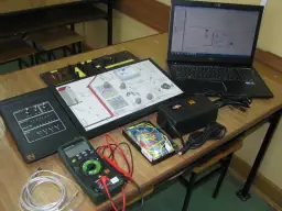 Technik elektryk: jakie przedmioty rozszerzone są kluczowe dla sukcesu?