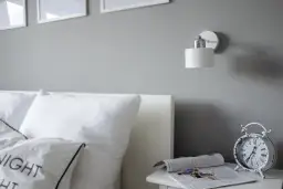 Kinkiet DIY: Stwórz unikalne oświetlenie, które zachwyci każdego