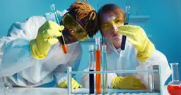 Formalina - co to jest? Skład, zastosowanie i działanie popularnego środka konserwującego