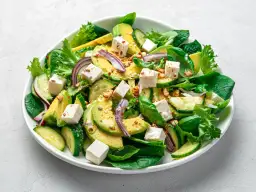 Jak obrać awokado do sałatki – proste sposoby na idealną sałatkę