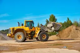 Ile trwa kurs na koparko ładowarkę? Sprawdź, co musisz wiedzieć