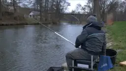 Jak skutecznie uzbroić wędkę bat do łowienia w rzece i jeziorze