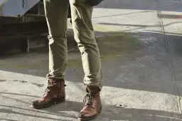 Modne kozaki męskie: stylizacje, które zachwyca każdego faceta