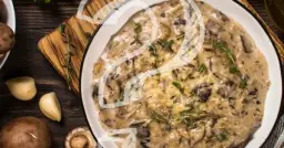 Jakie przyprawy do sosu? Odkryj smaki, które zmienią Twoje dania