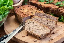 Ile piec pasztet wieprzowy, aby był idealnie soczysty i smaczny?