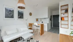 10 pomysłów na oddzielenie salonu od przedpokoju - DIY i pro