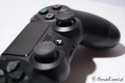 Pad PS4 nie łączy? Reset DualShock 4 igłą prosty poradnik