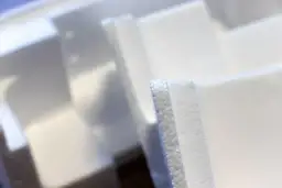 Styropian po telewizorze: Gdzie go wyrzucić? Uniknij błędów!