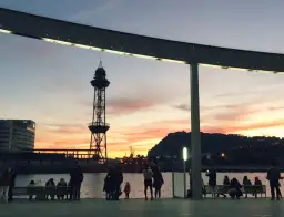 Najlepsze noclegi w Barcelonie - gdzie znaleźć idealne miejsce?