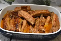 Co ugotować na żeberkach? 12 przepisów na soczyste dania!