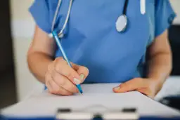 Ile się czeka do ortopedy na NFZ? Oczekiwania w różnych miastach