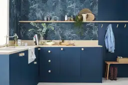 Ściana nad blatem w kuchni: Inspiracje, materiały i trendy 2026