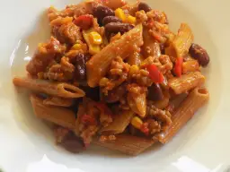 Chili con Carne z makaronem: Tradycyjne danie z twistem