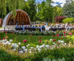 Busko-Zdrój: Odkryj uzdrowiskowy urok! Co zobaczyć?