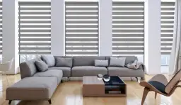 Jak wybrać karnisz do dwóch okien obok siebie, aby uniknąć błędów