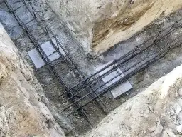 Łączenie zbrojenia w fundamentach: Jak to zrobić bezpiecznie i trwale?