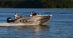 Jaki akumulator do łodzi wędkarskiej? Uniknij kosztownych błędów