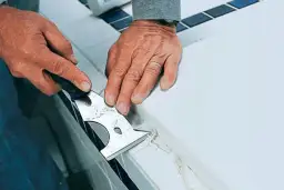 Skuteczne sposoby na to, czym zmywać silikon i uniknąć problemów