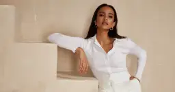 Jaka bluzka do białych spodni? Poradnik stylistki na każdą okazję