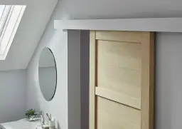 Jak naprawić podrapane drzwi? Sekrety profesjonalistów DIY