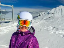 Damskie gogle narciarskie: Jak wybrać idealne? Poradnik ekspertki