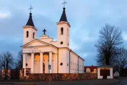 Kościoła czy kościoła - zasady pisowni, które musisz znać w 2025