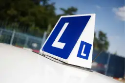 Prawo jazdy na raty jak to wygląda - ważne informacje i zasady