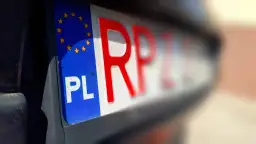 Czerwone rejestracje: Znaczenie oraz Funkcja Czerwonych Tablic