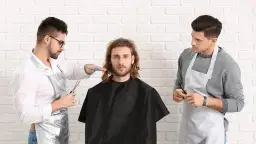 Staż fryzjerski: Czym jest, jak go zacząć i co zyskasz?