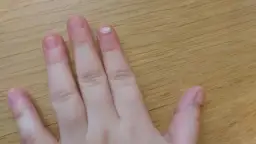 Czy po bostonce schodzą paznokcie? Zaskakujące skutki uboczne!