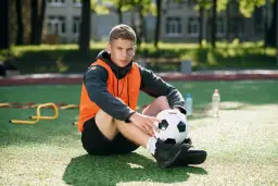 Jak wygląda dzień profesjonalnego piłkarza? Kulisy pracy