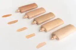 Jaki korektor do twarzy? Marta Sadowska radzi: wybierz swój!