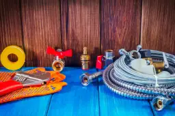 Jak podłączyć wąż ogrodowy do pompy - uniknij wycieków i problemów