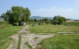 Nocleg tranzytowy co to znaczy? Poznaj kluczowe informacje i porady