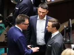 Bosak czy Hołownia: Kto ma większy wpływ na polską politykę?