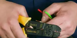 Jak skutecznie usunąć izolację z kabli i uniknąć problemów z recyklingiem