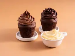 Jaki krem do dekoracji tortu: najlepsze rodzaje i porady na start