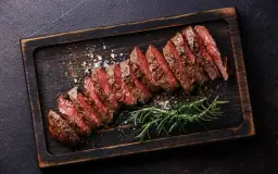 Z czym podawać wołowinę? Odkryj najlepsze dodatki i smaki