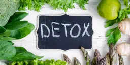 Skuteczne napoje oczyszczające jelita ze złogów, które musisz spróbować