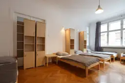 Jak szukać tanich noclegów? Odkryj sprytne triki i oszczędzaj!