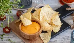 Cómo hacer queso fundido para nachos cremoso y delicioso en casa