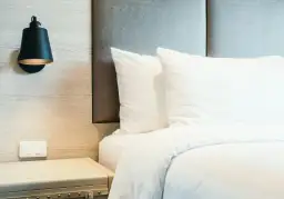 Czym wypełnić poduszkę? Odkryj najlepsze materiały dla komfortu