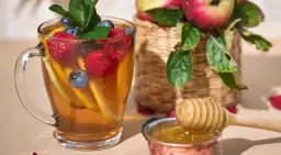 Jak zrobić herbatę malinową: Prosty przepis na rozgrzewający napój
