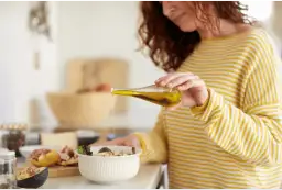 Oliwa z oliwek: Zdrowa i bezpieczna do smażenia? Poznaj fakty!