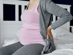 Kiedy ból pleców w ciąży jest niebezpieczny? Objawy, które alarmują