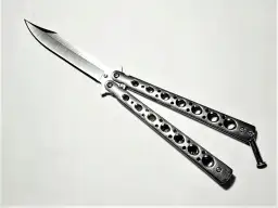 Nóż motylkowy (balisong) w Polsce: Legalność i granice użycia