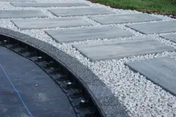 Ekobord stabilny? Jakie kotwy wybrać i jak je zamontować?